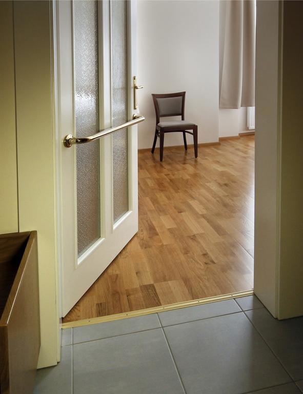 Hotel Pod Zelenym Dubem Bohumín Oda fotoğraf