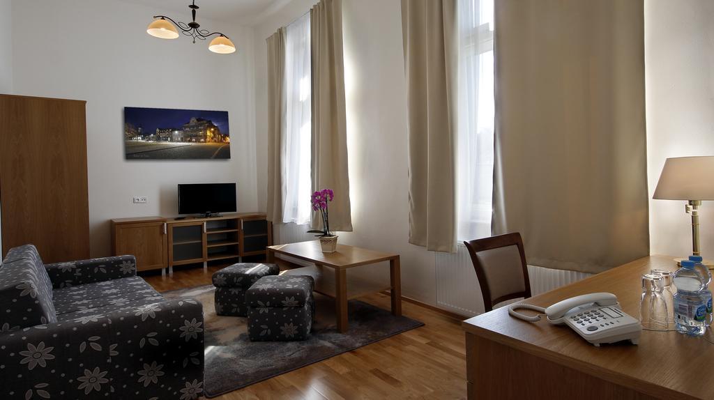 Hotel Pod Zelenym Dubem Bohumín Oda fotoğraf