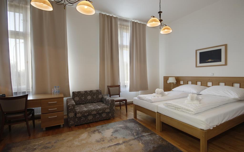 Hotel Pod Zelenym Dubem Bohumín Oda fotoğraf