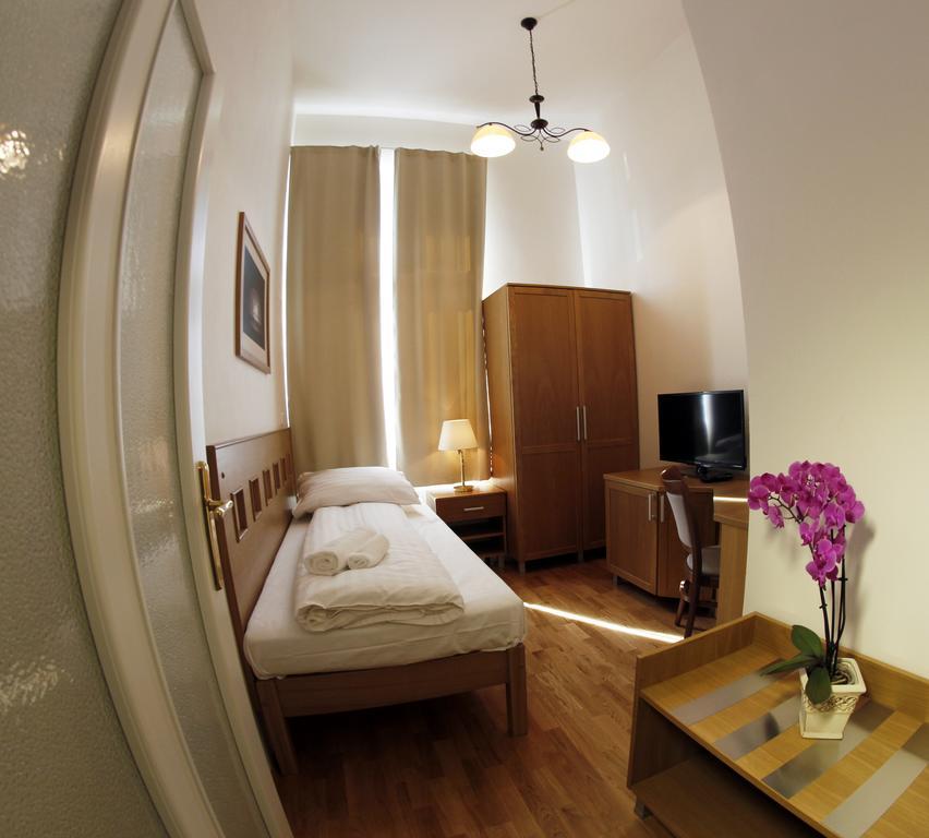 Hotel Pod Zelenym Dubem Bohumín Dış mekan fotoğraf